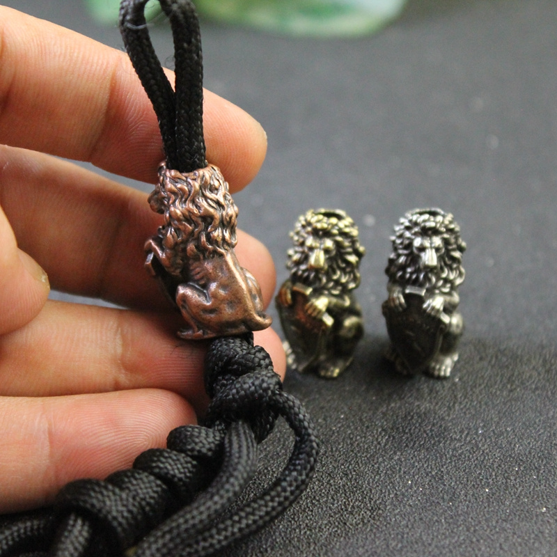 Lion King Holding Owl Shield F - Paracord Survival Bracelet recension och pris